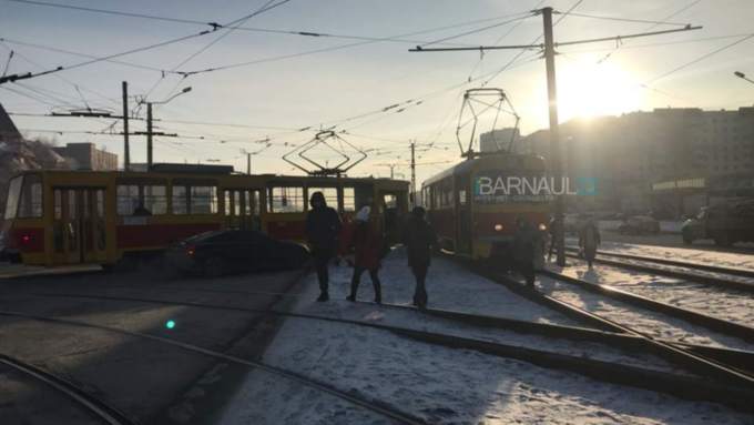 Два трамвая столкнулись в Барнауле