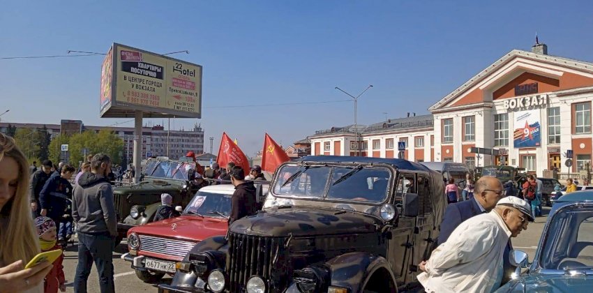 ГАЗ-51, «Волга» и мотоциклы «Иж». В Барнауле состоялась выставка ретротехники