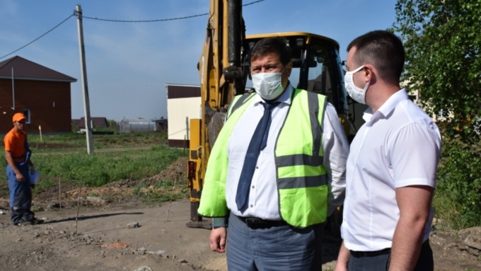 Министр транспорта остался недоволен качеством ремонта дорог на Алтае