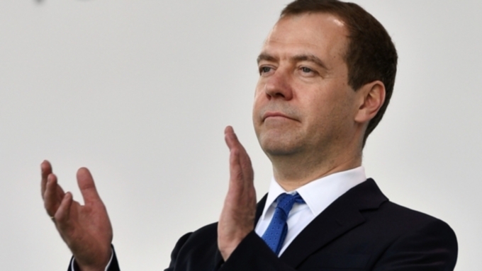 Медведев рассказал, каким будет электронный паспорт россиян