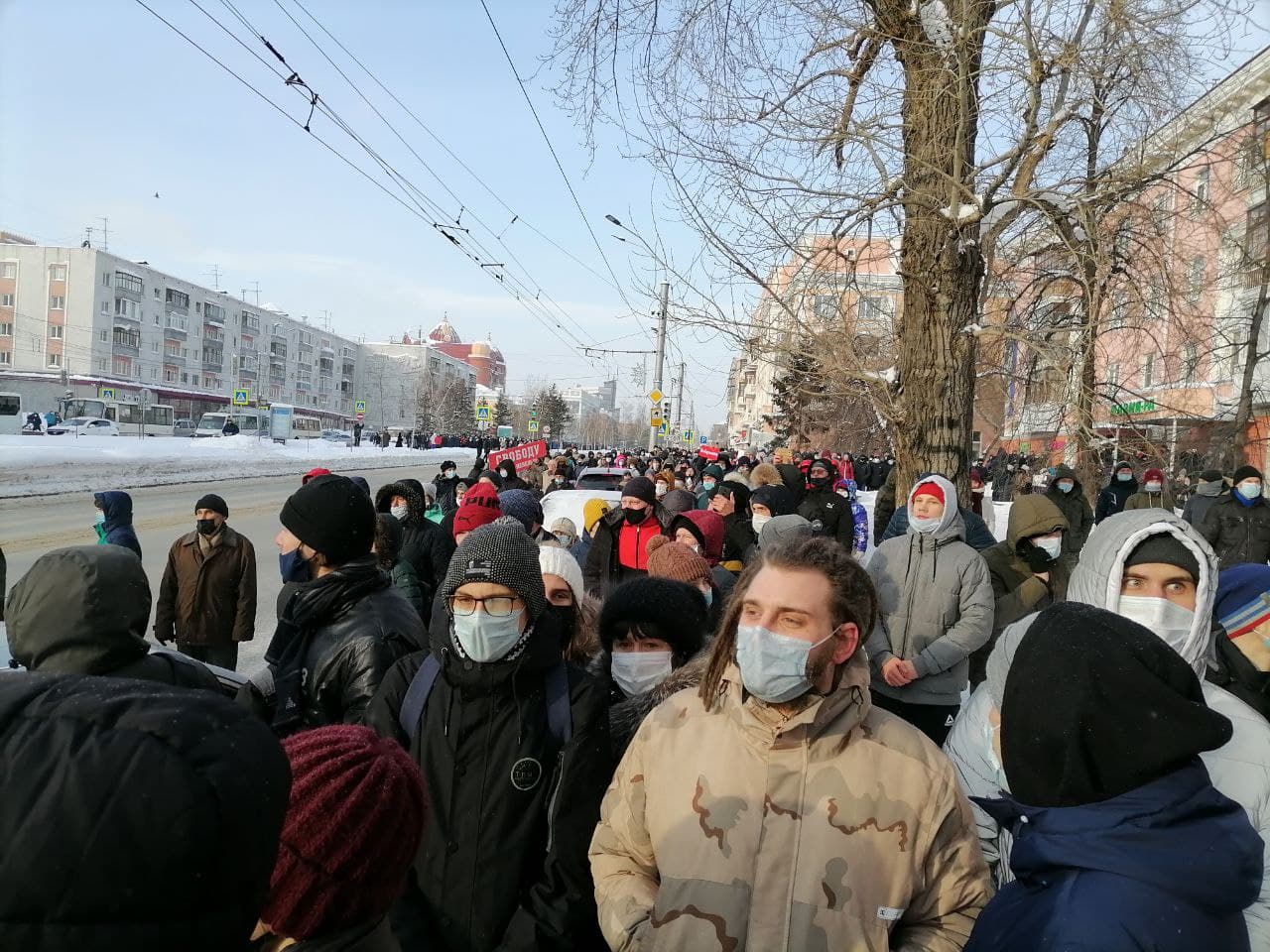 Люди вышли на улицы россии