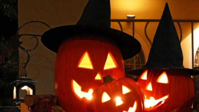 Что такое светильник Джека и зачем вырезают тыкву на Хэллоуин?