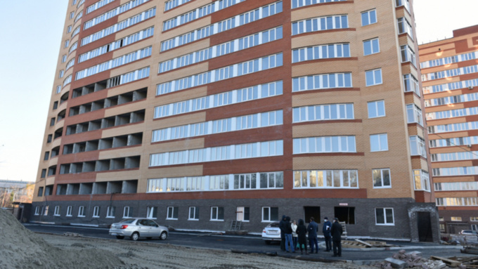Около 10 млн рублей требуется на достройку проблемной многоэтажки в Барнауле