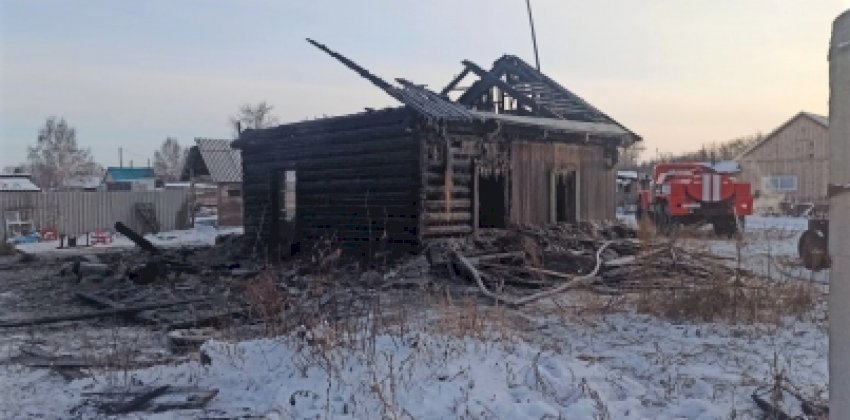  Мужчина и его четырехлетний сын погибли в пожаре в Алтайском крае 