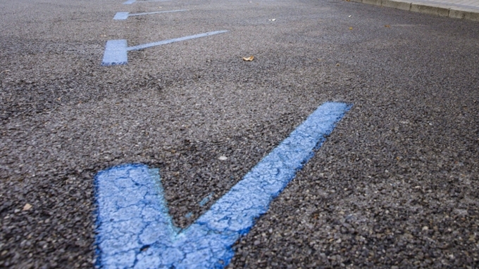 Заиграет новыми красками: зачем на дорогах появится синяя разметка