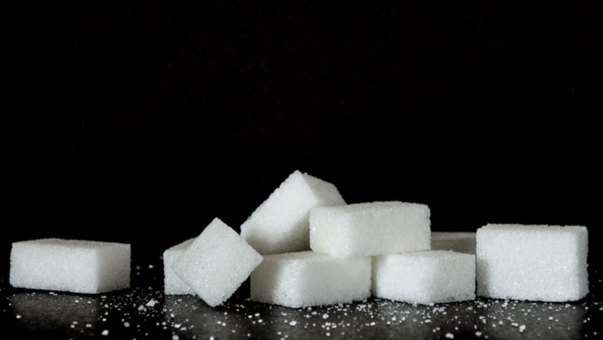 Производство сахара и подсолнечного масла снизилось на фоне заморозки цен в России