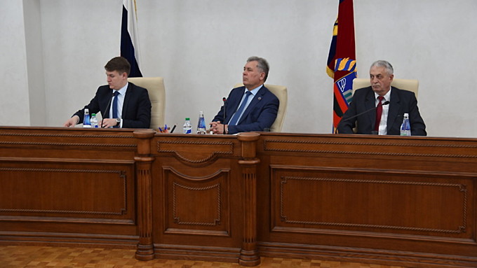 Не обеднеем. Алтайские депутаты на 30% увеличили число оплачиваемых ставок в Заксобрании