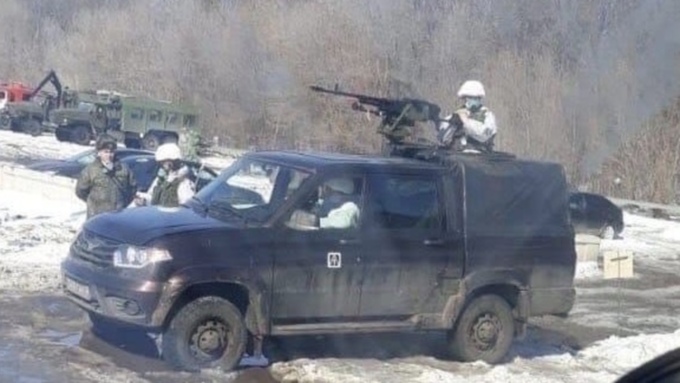В Сети распространяют фейк о военных с пулеметом на подъезде к Барнаулу