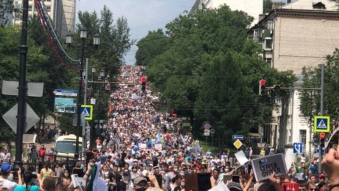 Около 10 тысяч жителей Хабаровска вышли на акцию в поддержку Фургала 