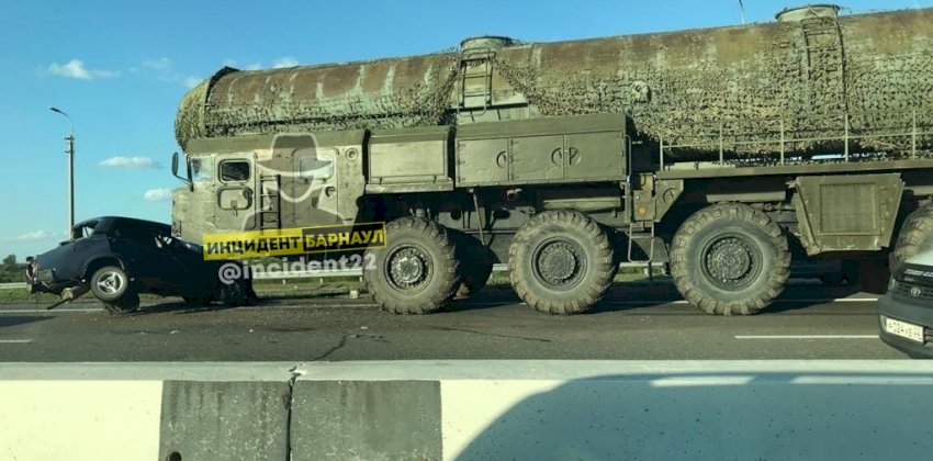 Жесткое ДТП с участием военного ракетовоза произошло на трассе Барнаул — Новосибирск