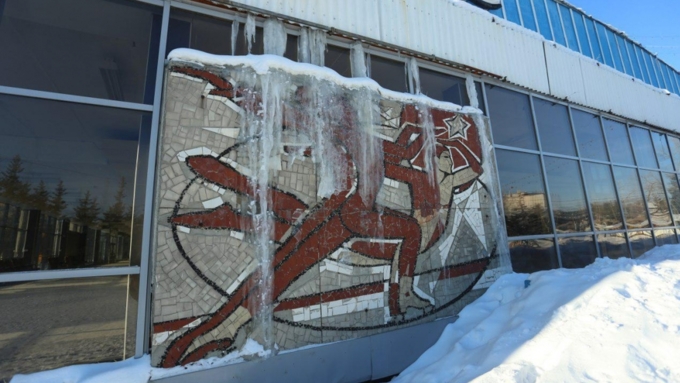 Новый фасад, кресла и лед: Дроздов рассказал, как обновят Дворец спорта