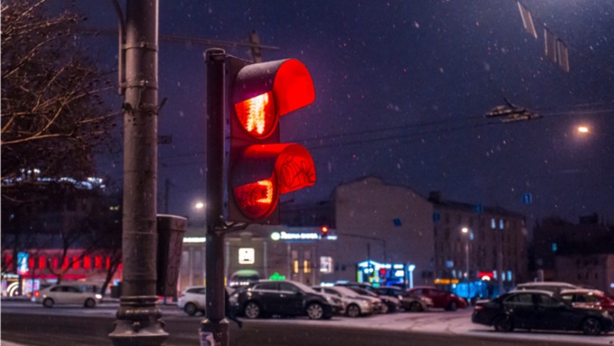 В Барнауле приведут в порядок фонари и светофоры после зимы