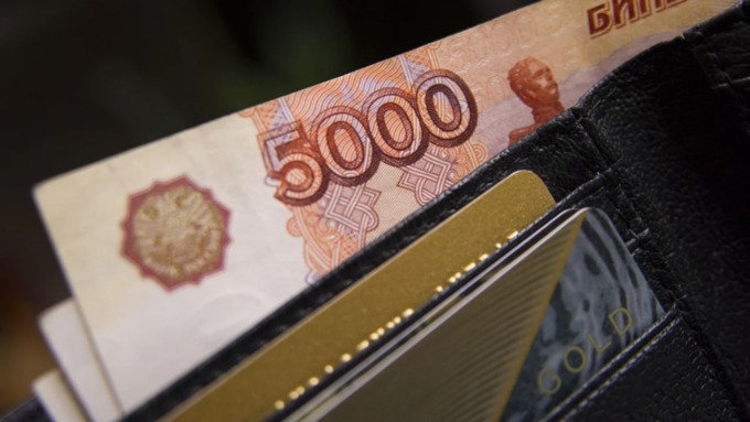 На Алтае доверчивая уборщица перевела лжебанкирам 250 тысяч рублей