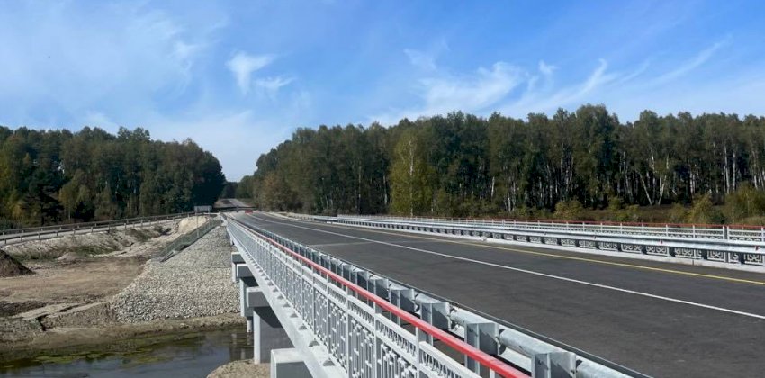  В Бийском районе открыли обновленный за 130 млн рублей мост через реку Бехтемир 