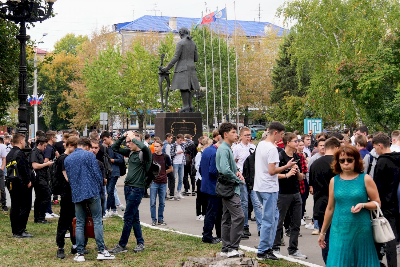 Террористы в барнауле. Терроризм в Барнауле. Акция памяти жертв Беслана. Террористы в городе Барнауле.