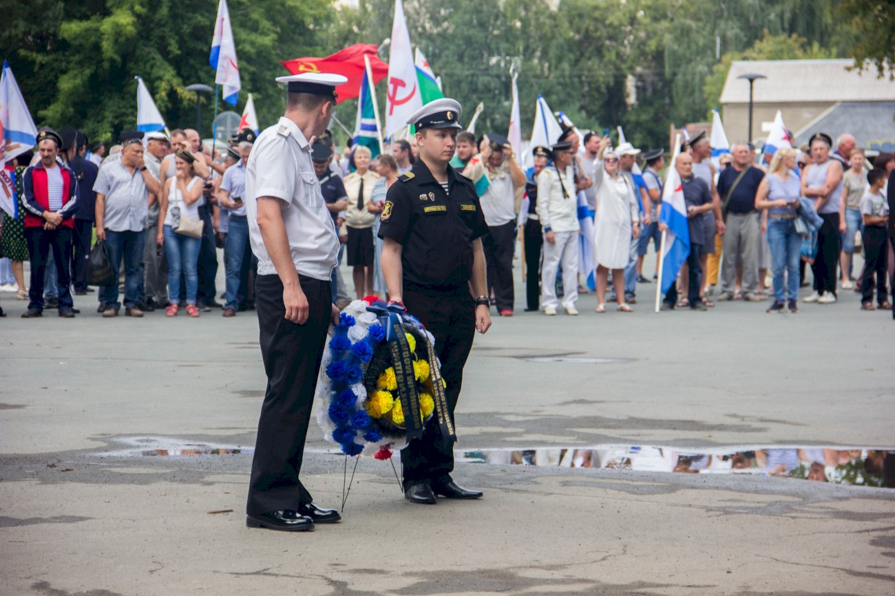 день россии в барнауле