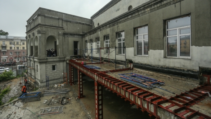 Протекает крыша и рушится фасад: как в Барнауле достраивают Художественный музей
