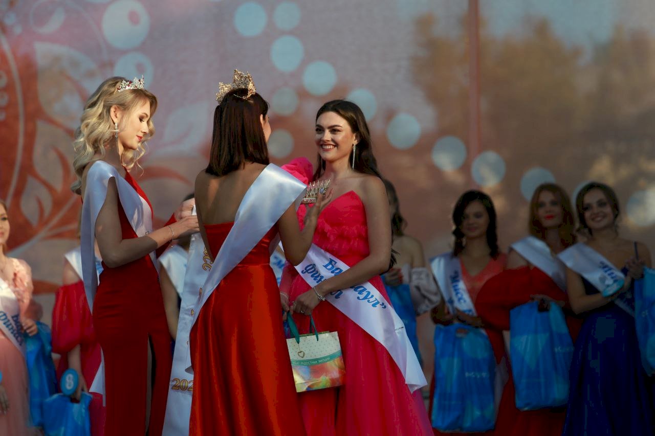 В Барнауле прошёл финал конкурса красоты "Мисс Барнаул - 2022". 