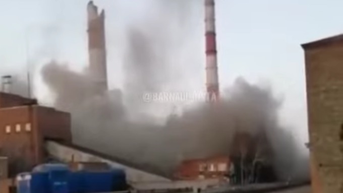 Такой день. Обрушение трубы ТЭЦ в Барнауле и падение дерева на человека