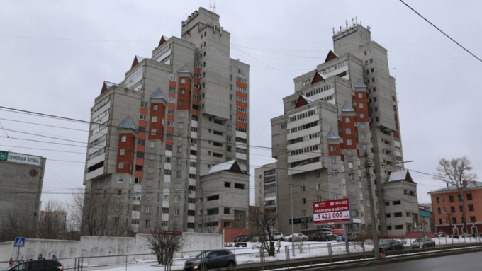 Варламов включил жилой комплекс в Барнауле в топ самых уродливых зданий России