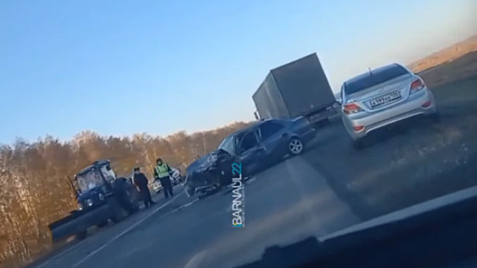 Четыре человека пострадали в массовом ДТП на трассе Барнаул – Павловск