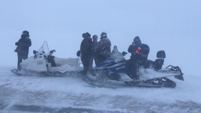 Алтайские спасатели вызволили группу людей из снежного плена