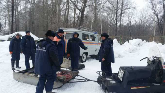 Поиски пропавших в Алтайском крае рыбаков вновь не дали результата 