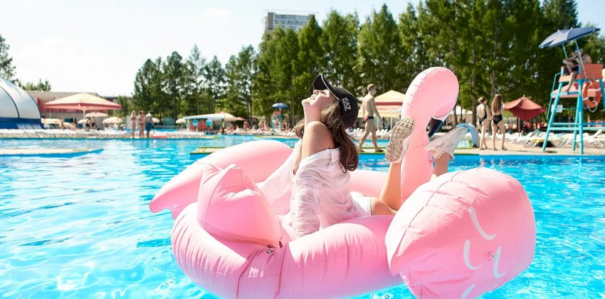 Лето, солнце, жара. Где уже можно купаться в Барнауле и сколько это стоит?