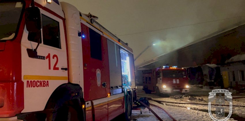  Шесть человек погибли во время пожара на цветочном складе в центре Москвы 