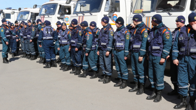 Новосибирские спасатели прибыли в Алтайский край из-за паводка