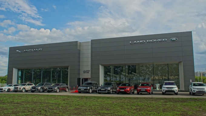 Новый дилерский центр Jaguar Land Rover открылся в Новосибирске