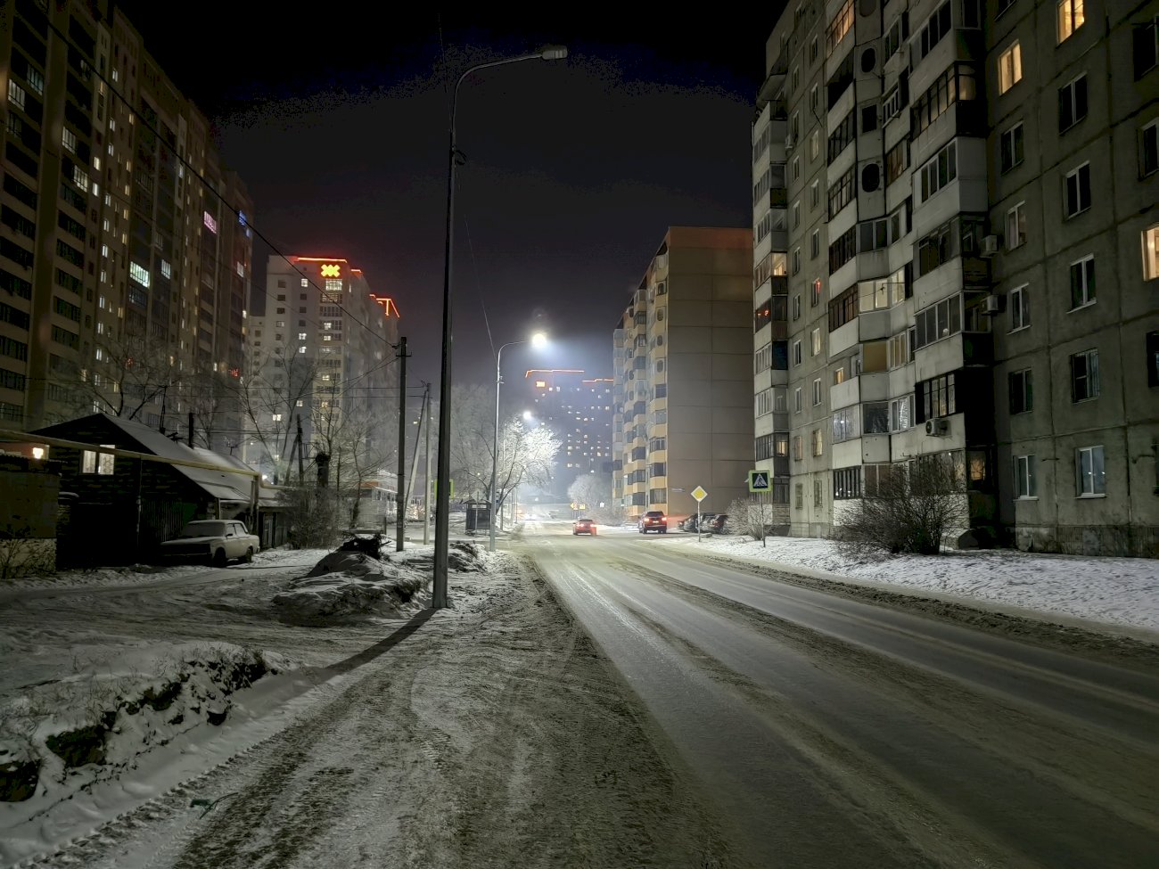 Бесплатная песня город больших огней. Огни Барнаул. Огни большого города. Будущее город проулок. Огромный микрорайон.