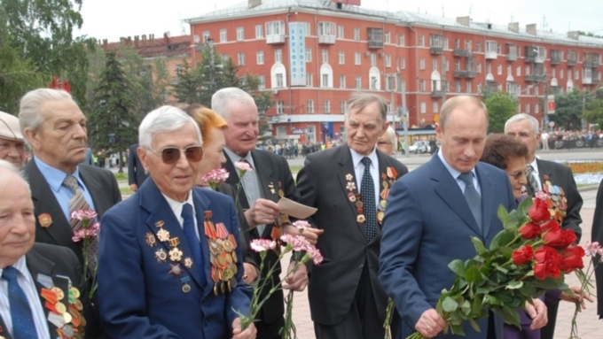 Путин, Медведев и Фрадков. Как проходили визиты премьер-министров в Алтайский край