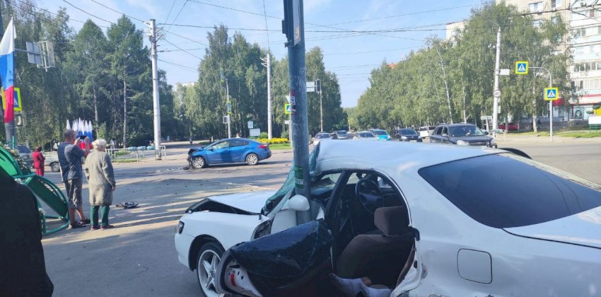 В Барнауле пьяный водитель устроил ДТП и скрылся 