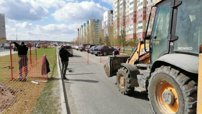 В Барнауле изменили схему движения на участке улицы Лазурной из-за просадки грунта