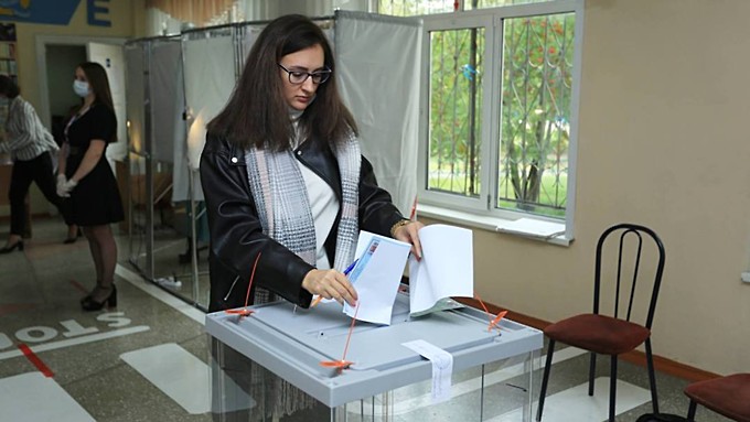 Крайизбирком назвал фамилии всех депутатов АКЗС, прошедших по партийным спискам