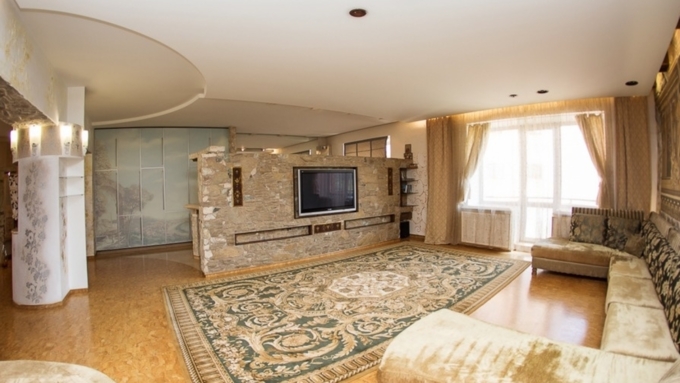 Квартиру с сауной и кинотеатром продают в Барнауле за 19,5 млн рублей. Фото