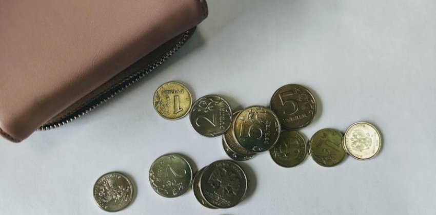 Житель Алтая украл кошелёк у бабушки и за каждую потраченную тысячу получил год строгого режима