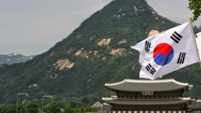 КНДР перейдет на южнокорейское время 5 мая