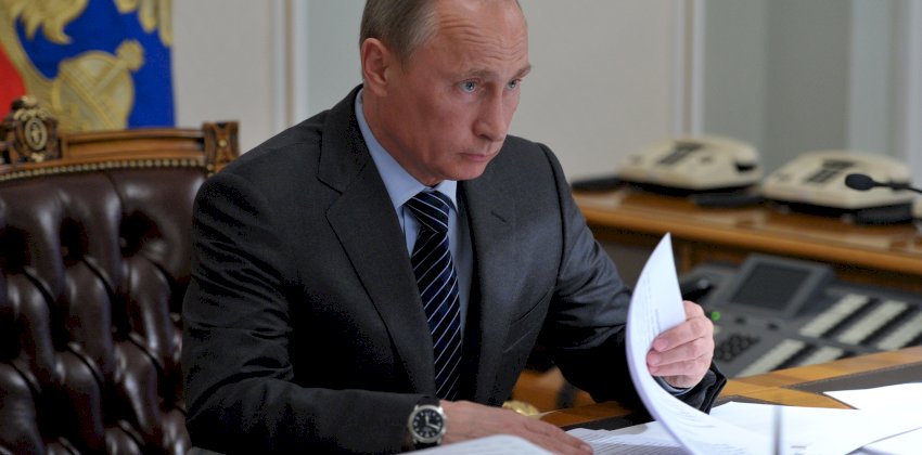 Путин подписал договоры о вхождении в состав России новых территорий