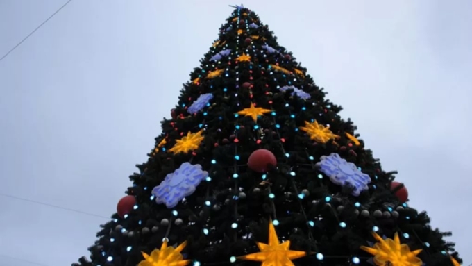 Площадь Мира в Барнауле украсят 12-метровой новогодней елкой и 