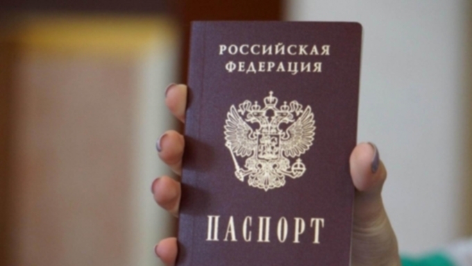 Путин продлил срок действия паспортов и водительских прав