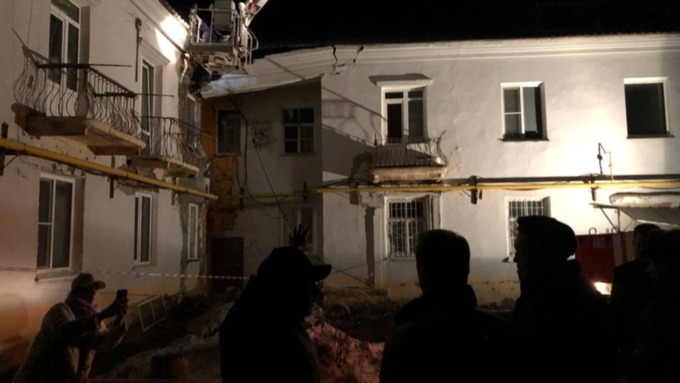 Следком возбудил уголовное дело из-за разрушающегося дома в Барнауле