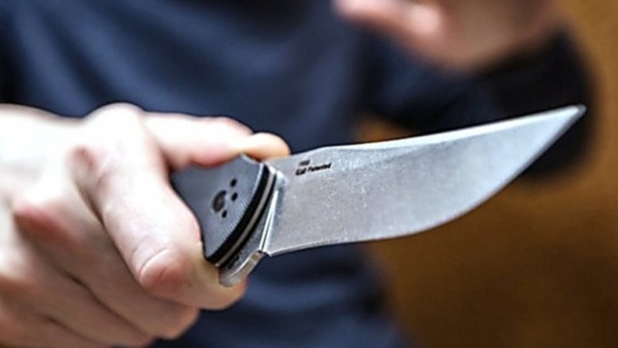 Барнаулец с ножом ограбил офис микрокредитной организации