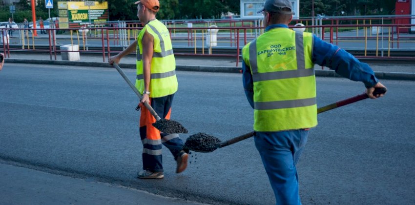 Какие дороги отремонтируют в Барнауле летом-2022 и кто это будет делать