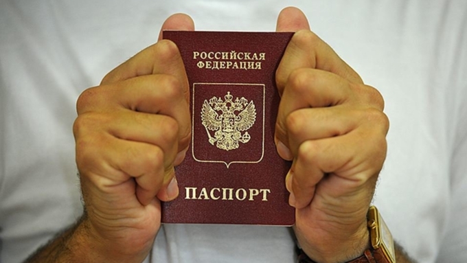 Путин упростил процедуру получения паспортов РФ жителями ДНР и ЛНР