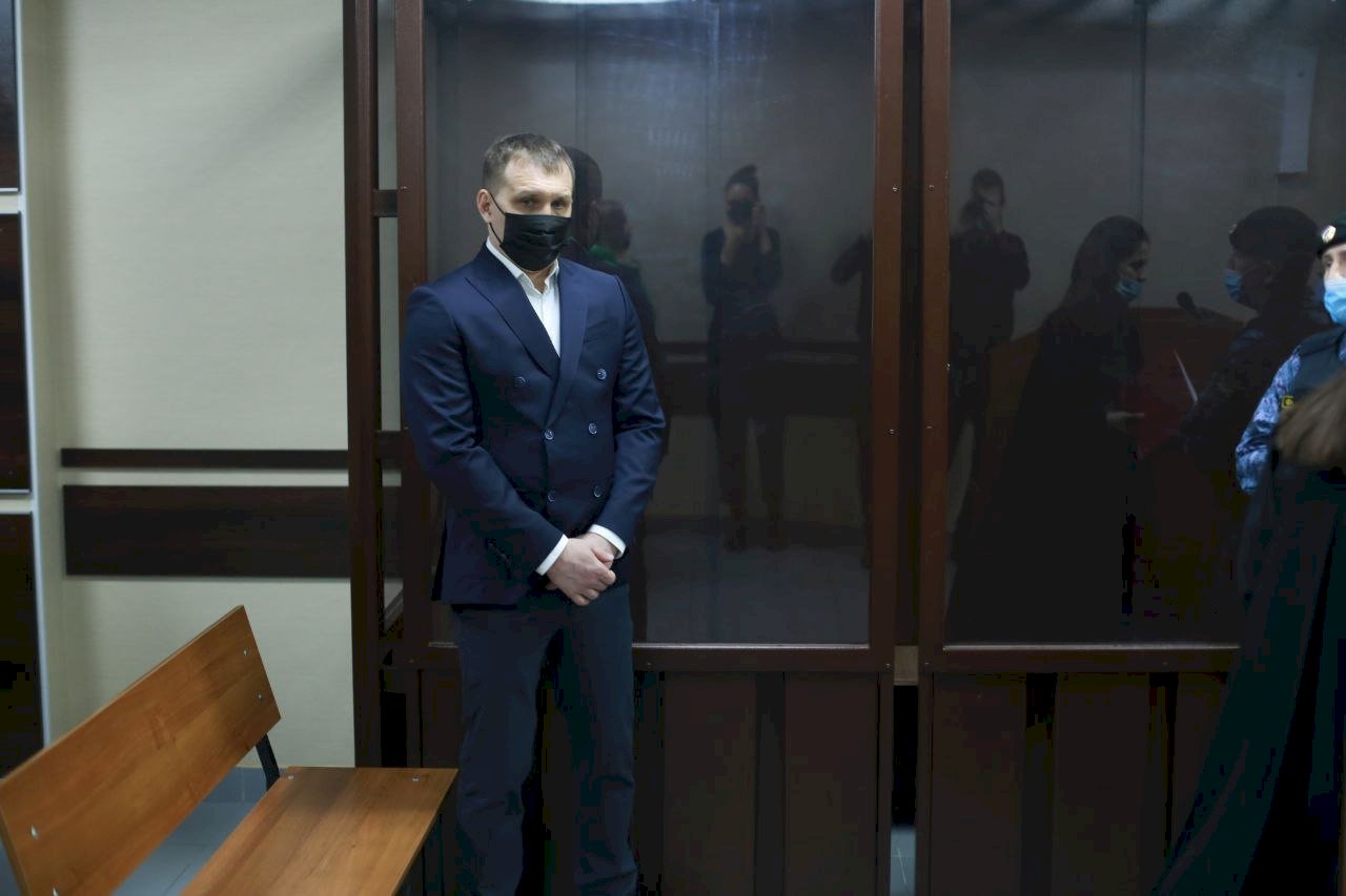 Михаил старцев барнаул. Драка на старом базаре барнаул. Андрей старцев барнаул. Старцев барнаул. Старцев барнаул.