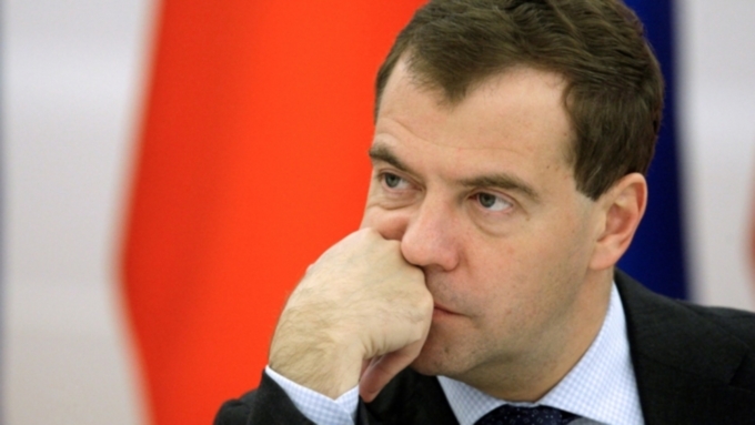 Медведев поручил объединить Алтайский край с пятью регионами Сибири