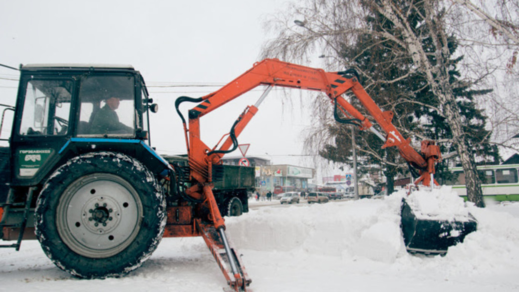 Мэр Барнаула поручил мобилизовать технику и людей из-за ожидаемой метели и снега с дождём