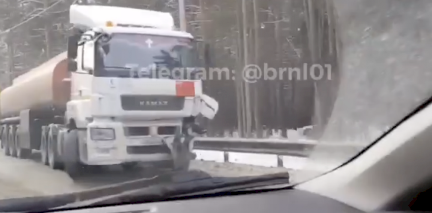 Водитель Lada Granta погиб при столкновении с КамАЗом в Барнауле